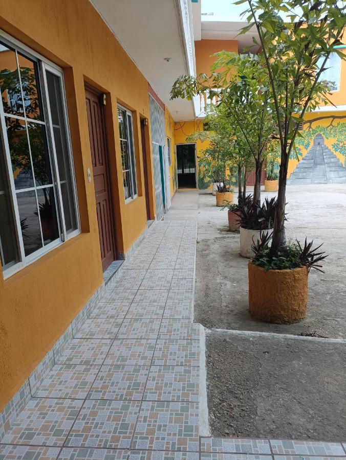 Hotel Y Restaurante Casa Jardines San Benito Extérieur photo